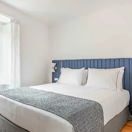 Tandem Palacio Alfama 4*